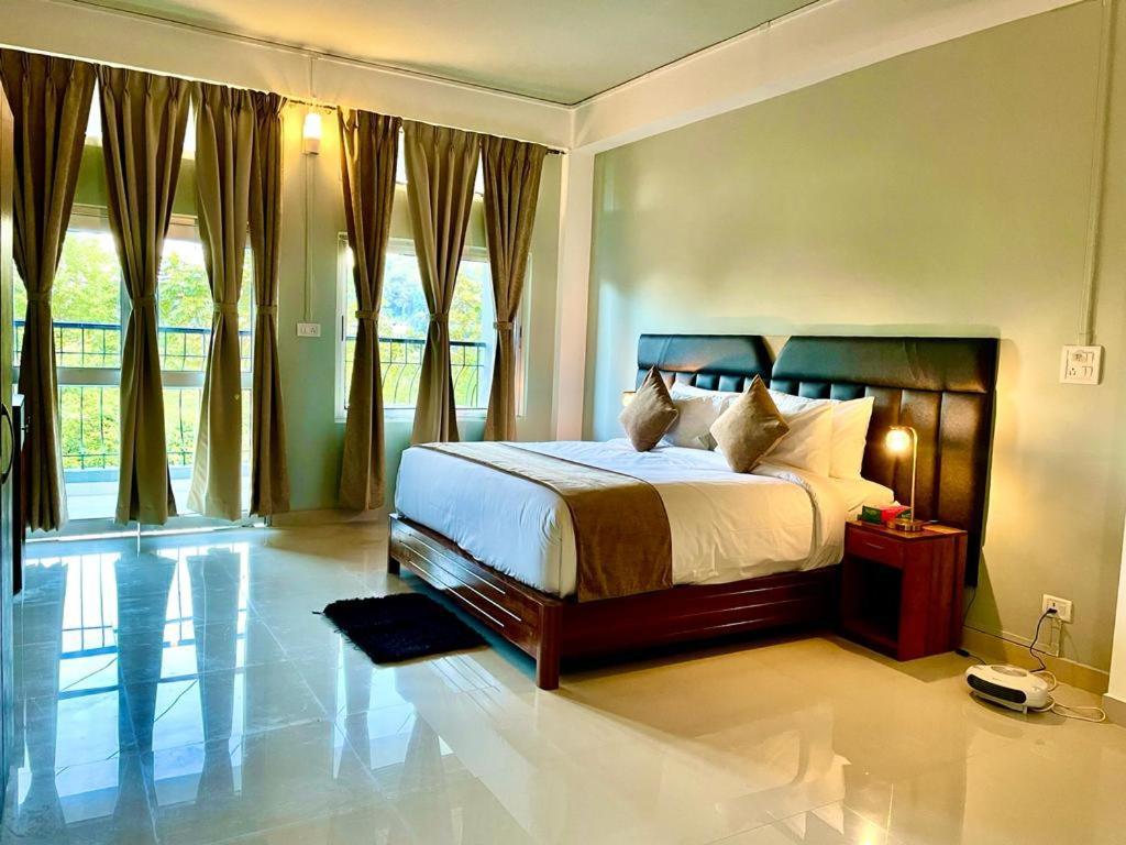 La Colline Resort Kohima Exterior photo